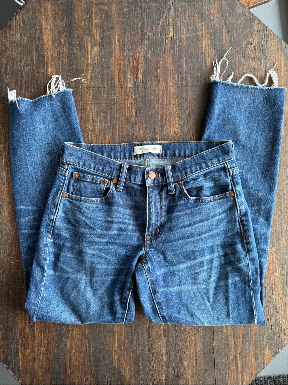 Madewell Cropped Frayed-Hem Jeans in Mid Blue